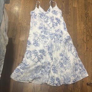 New collection Floral Blue and White toile Dress large